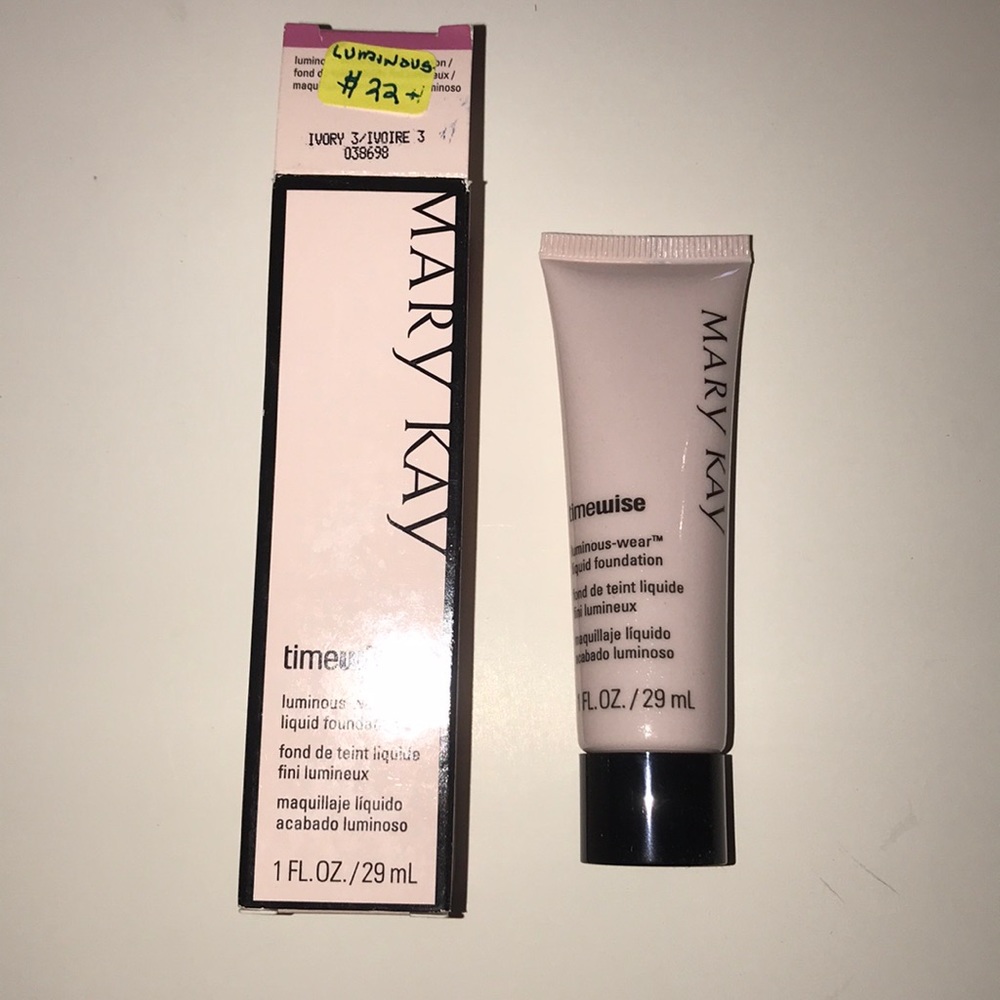 Mary Kay Luminous Wear Ivory 3 Liquid makeup